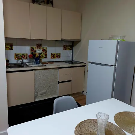 Myslym Shyri Apartment *